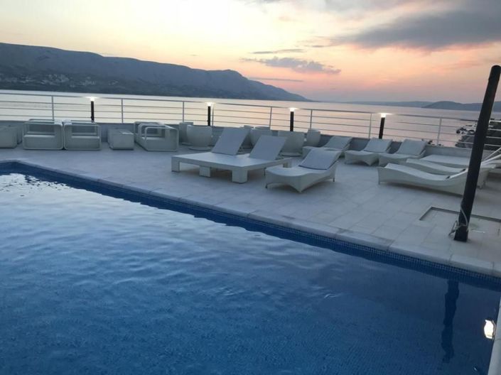 Image No.5-36 Bed Property for sale