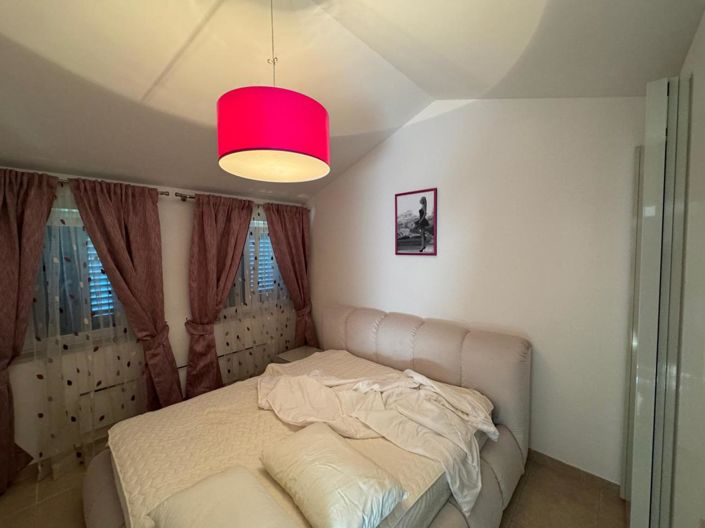 Image No.11-3 Bed Property for sale