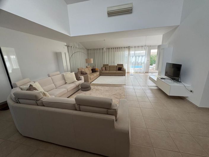 Image No.5-3 Bed Property for sale