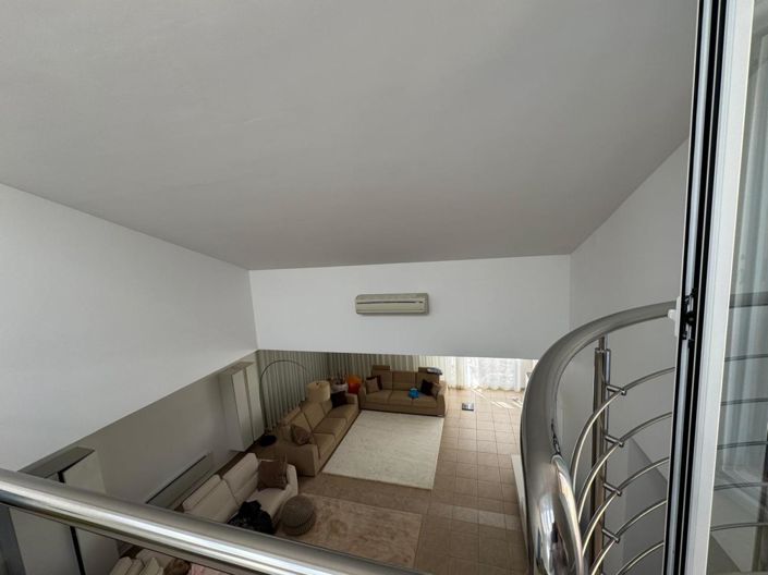 Image No.8-3 Bed Property for sale