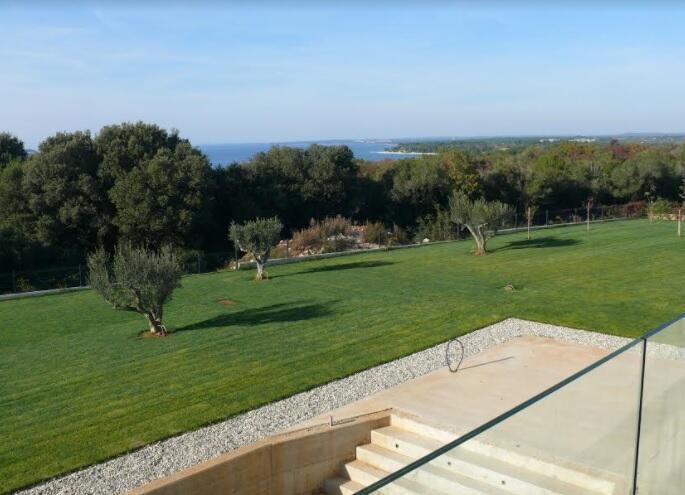 Image No.1-4 Bed Property for sale
