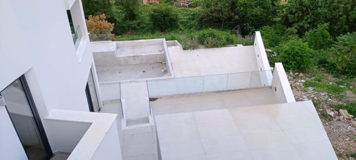 Image No.23-7 Bed Property for sale