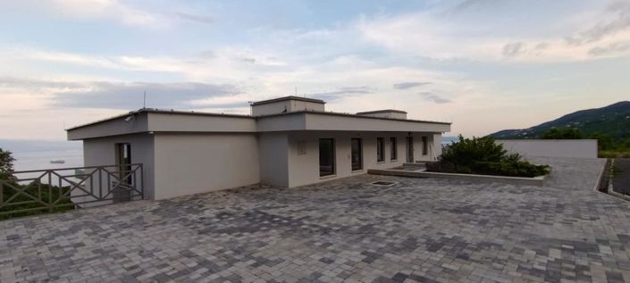 Image No.6-7 Bed Property for sale