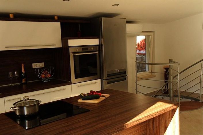 Image No.13-2 Bed Property for sale