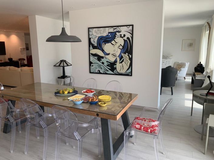 Image No.18-5 Bed Property for sale