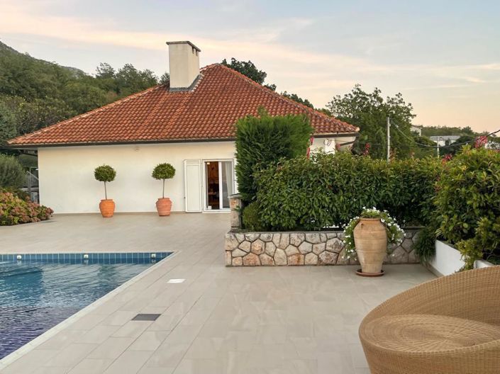 Image No.23-5 Bed Property for sale