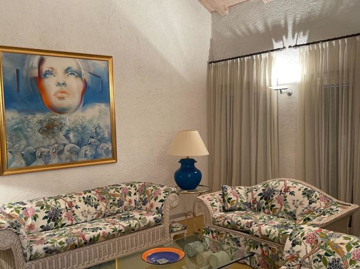 Image No.24-5 Bed Property for sale