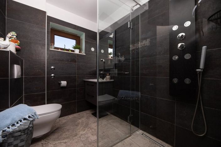 Image No.22-3 Bed Property for sale