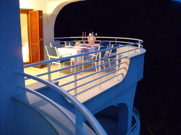 Image No.22-6 Bed Property for sale