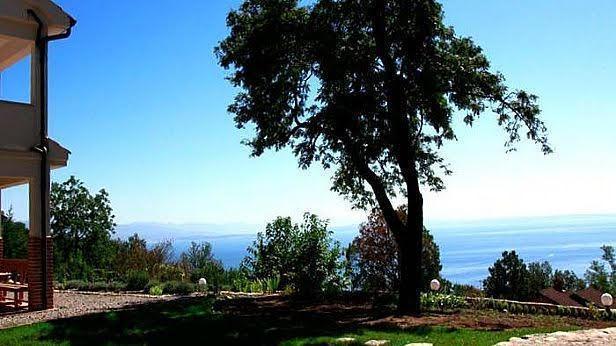 Image No.10-3 Bed Property for sale