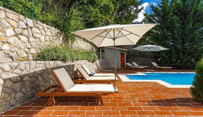 Image No.16-3 Bed Property for sale