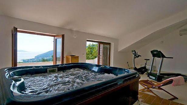 Image No.18-3 Bed Property for sale