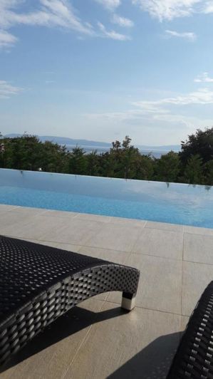 Image No.14-6 Bed Property for sale