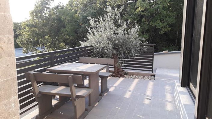 Image No.8-6 Bed Property for sale