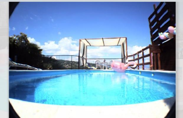 Image No.2-5 Bed Property for sale