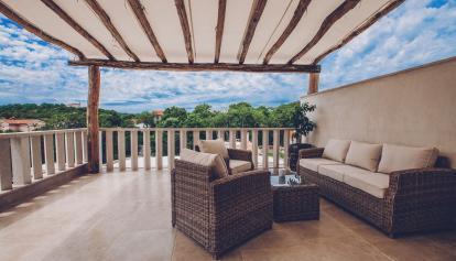 Image No.4-5 Bed Property for sale