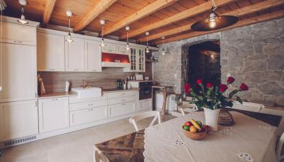 Image No.6-5 Bed Property for sale