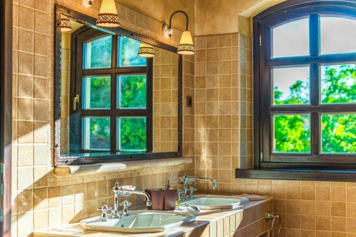 Image No.11-3 Bed Property for sale