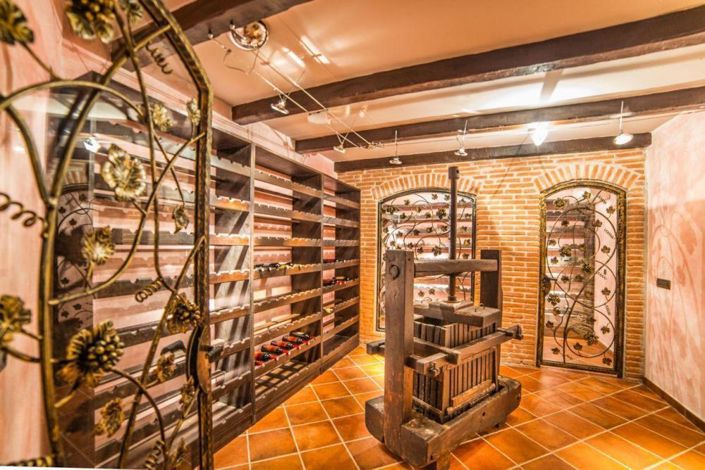 Image No.7-3 Bed Property for sale