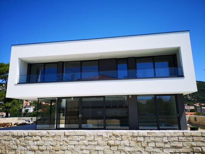 Image No.2-4 Bed Property for sale