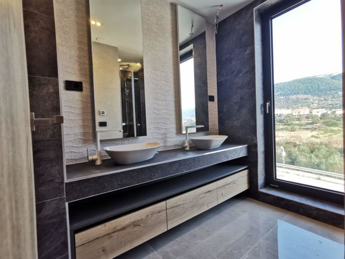 Image No.22-4 Bed Property for sale