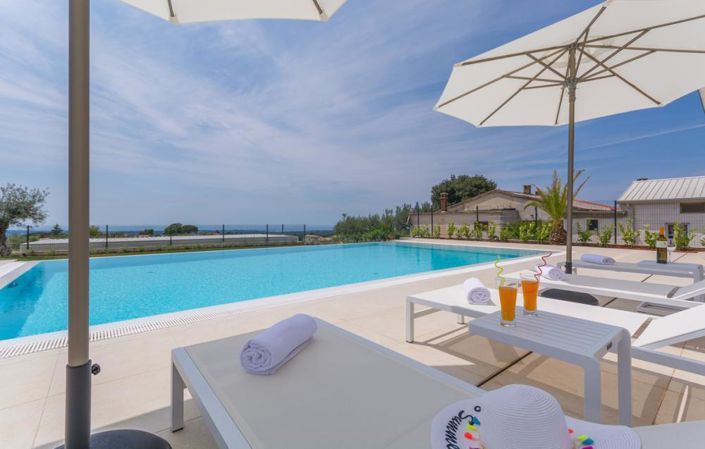 Image No.11-5 Bed Property for sale