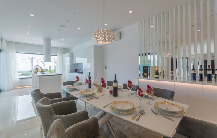 Image No.21-5 Bed Property for sale