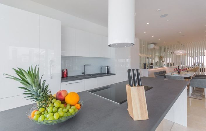 Image No.22-5 Bed Property for sale