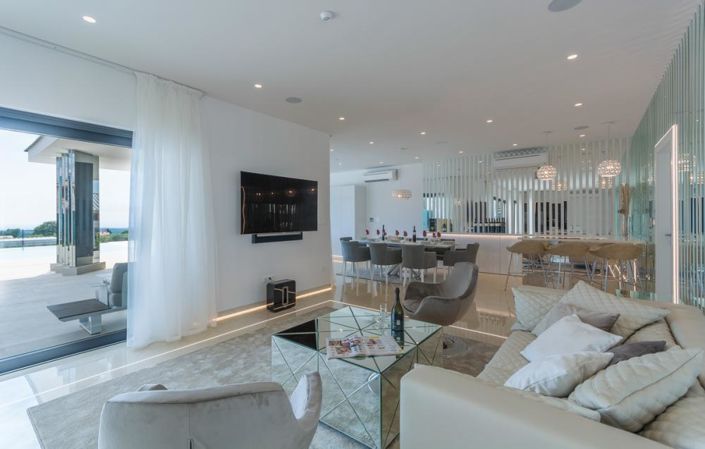 Image No.25-5 Bed Property for sale