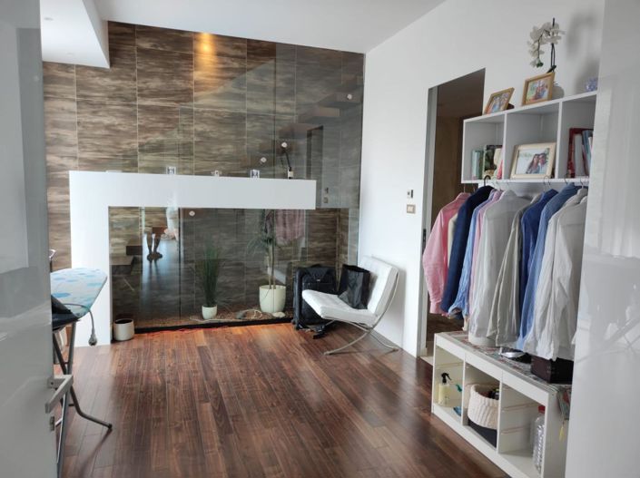 Image No.19-4 Bed Property for sale