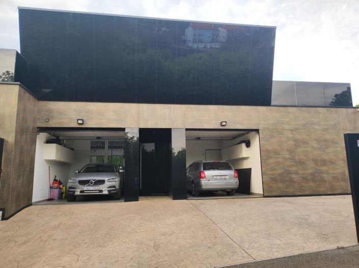 Image No.4-4 Bed Property for sale