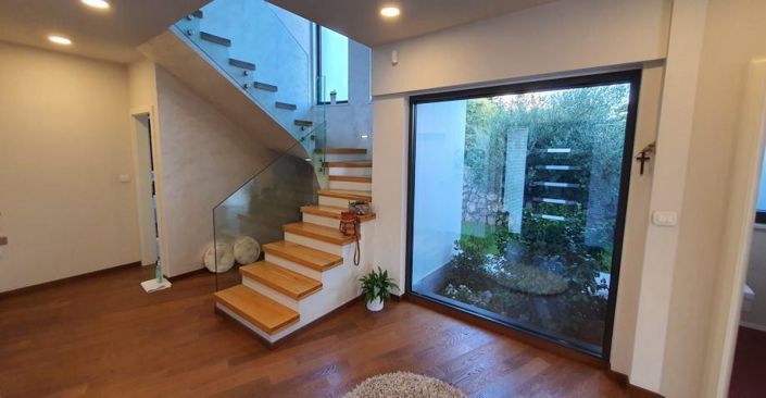 Image No.16-4 Bed Property for sale