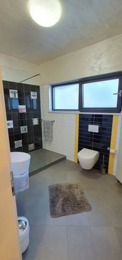 Image No.21-4 Bed Property for sale