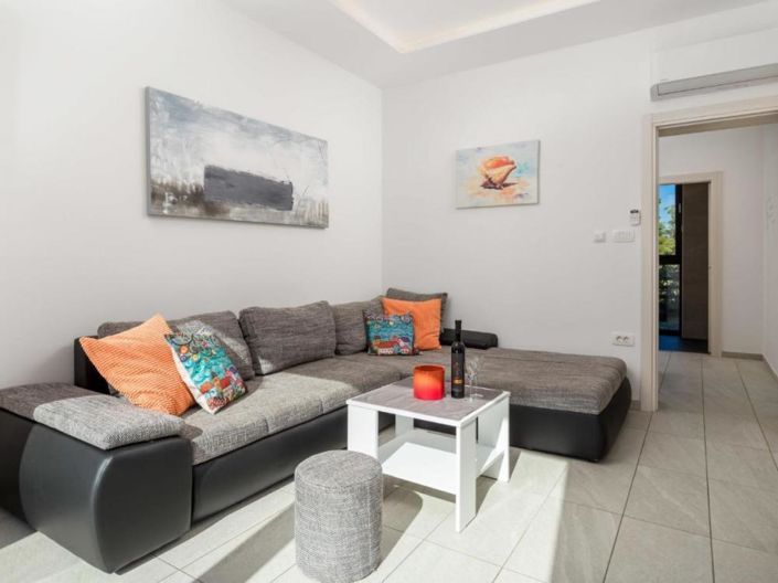 Image No.23-5 Bed Property for sale