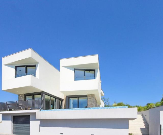 Image No.6-5 Bed Property for sale