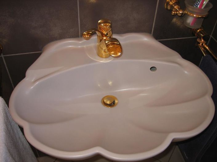 Image No.19-5 Bed Property for sale