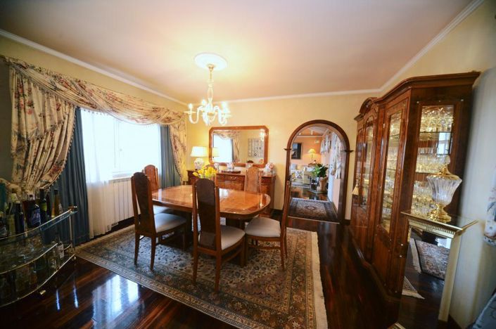 Image No.6-5 Bed Property for sale