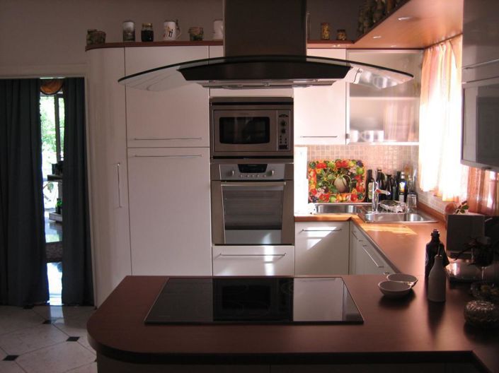 Image No.9-5 Bed Property for sale