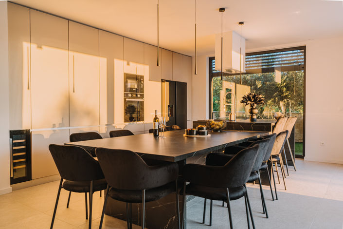 Image No.7-5 Bed Property for sale