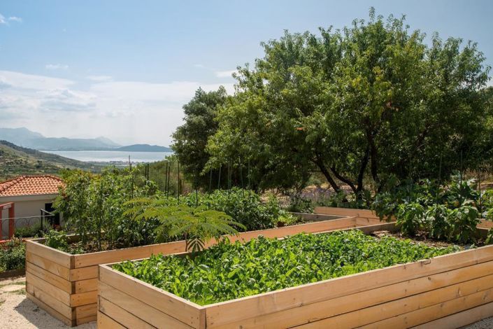 Image No.16-5 Bed Property for sale