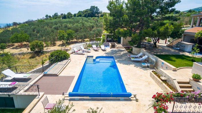 Image No.5-5 Bed Property for sale