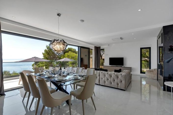 Image No.1-3 Bed Property for sale