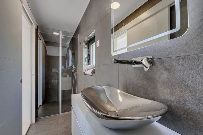 Image No.15-3 Bed Property for sale