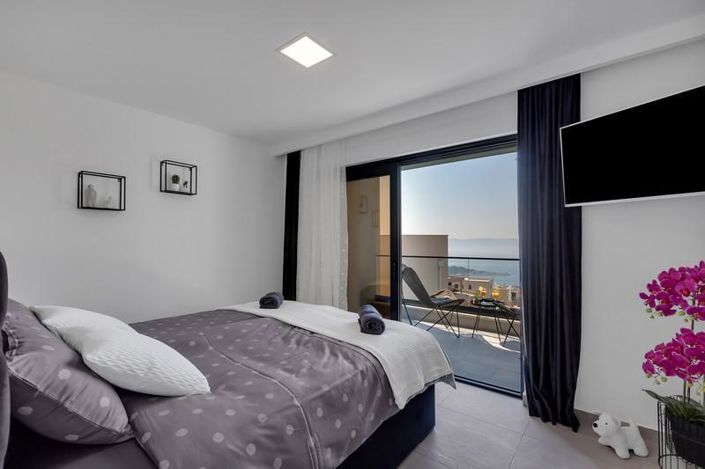 Image No.16-3 Bed Property for sale