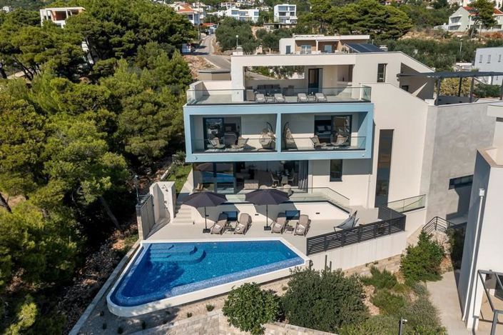 Image No.6-3 Bed Property for sale