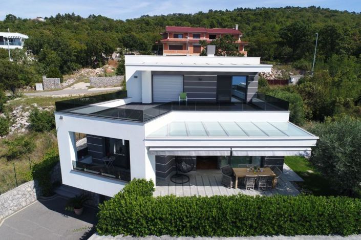 Image No.1-4 Bed Property for sale