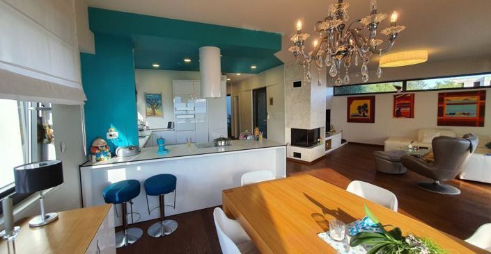 Image No.10-4 Bed Property for sale