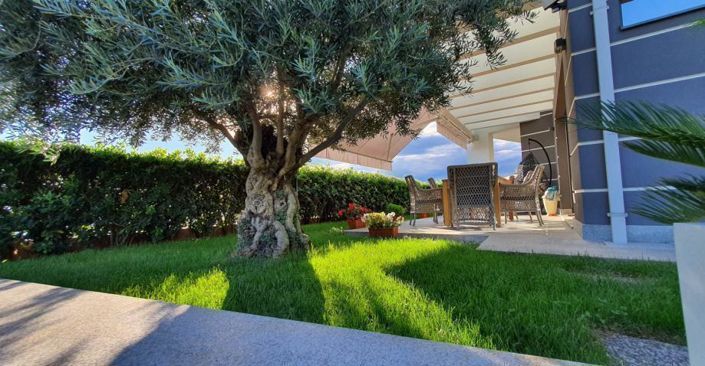 Image No.17-4 Bed Property for sale