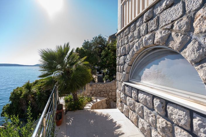 Image No.10-4 Bed Property for sale