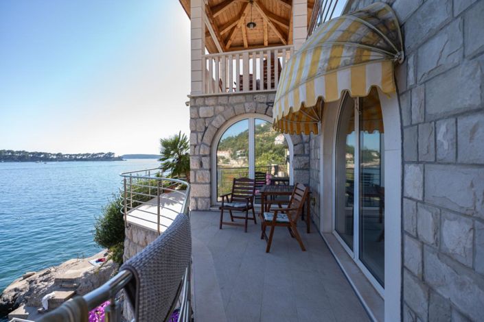 Image No.11-4 Bed Property for sale